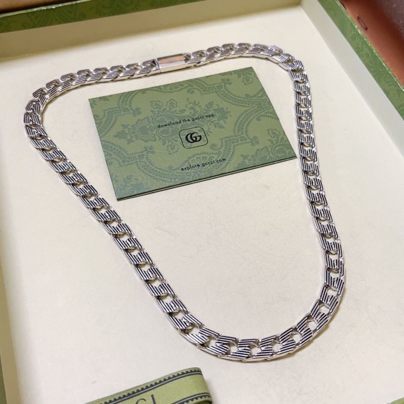 G*u*i necklaces